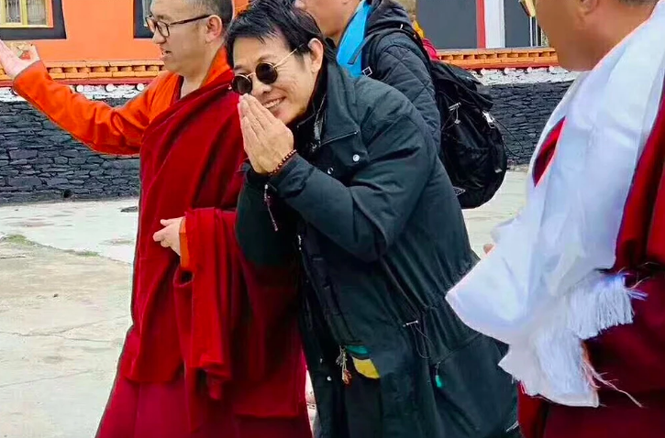 Showbiz 1/6: Đạo diễn phim ‘Vợ ba’ phát ngôn ‘sốc’ khiến dư luận phẫn nộ - ảnh 1