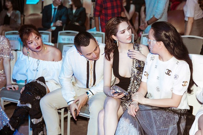 Sau Cannes, Ngọc Trinh lại gây ‘sốc’ với váy hở bạo, te tua - ảnh 10