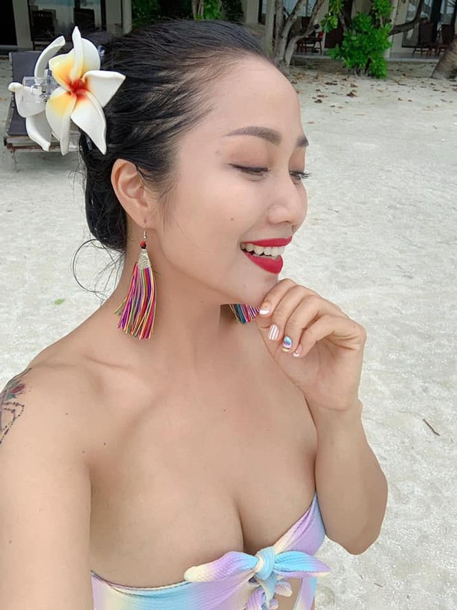 Lần hiếm hoi mẹ 3 con Ốc Thanh Vân khoe ảnh bikini đốt mắt, lộ hình xăm khủng - ảnh 2