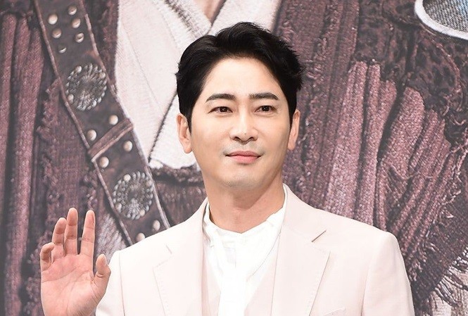 Showbiz 10/7: Phản ứng của Hạ Vi khi Cường Đô la chuẩn bị làm đám cưới - ảnh 3
