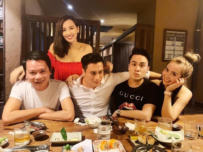 Showbiz 13/7: Hari Won ‘dằn mặt’ Trấn Thành vì tụ tập bạn bè tới sáng - ảnh 4