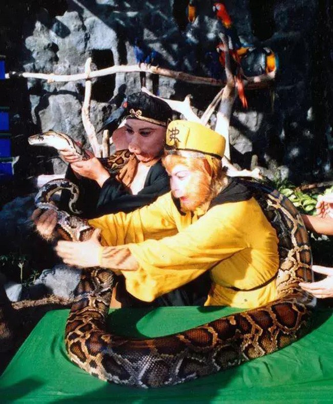 Ảnh hậu trường hiếm của phim Tây du ký 1986 tiết lộ nhiều bí mật không ngờ - ảnh 6