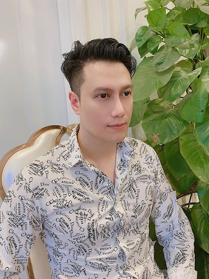 Sốc với gương mặt lạ hoắc của Việt Anh, già khó tả sau 2 tháng dao kéo - ảnh 2