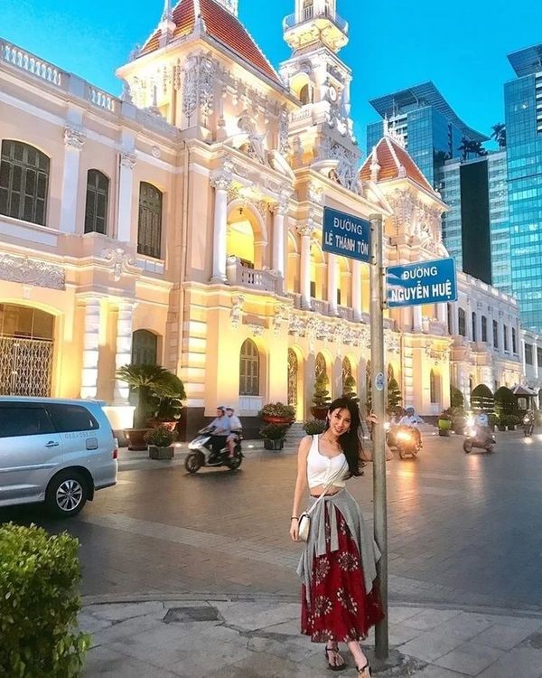 Vì sao hotgirl bị ‘ném đá’ vì mặc bikini tạo dáng phản cảm ở Suối Tiên - ảnh 5