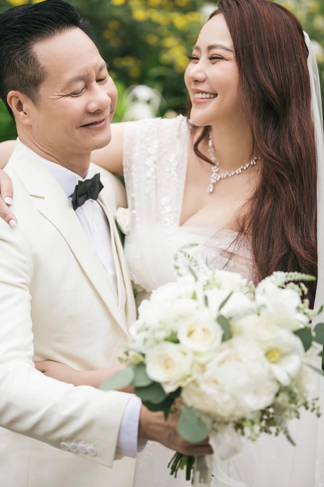 Showbiz 3/9: Vừa nhận danh hiệu NSND, Minh Hằng đã gặp nạn - ảnh 3