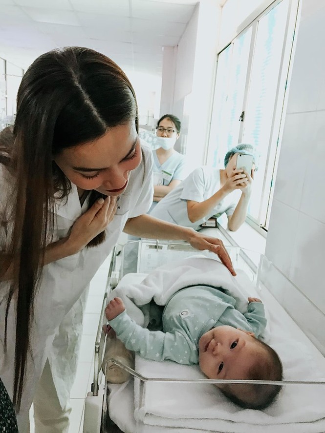 Hồ Ngọc Hà đi từ thiện vẫn bị ‘ném đá’ vì lý do không ngờ - ảnh 3