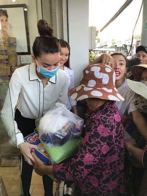 Hồ Ngọc Hà đi từ thiện vẫn bị ‘ném đá’ vì lý do không ngờ - ảnh 6