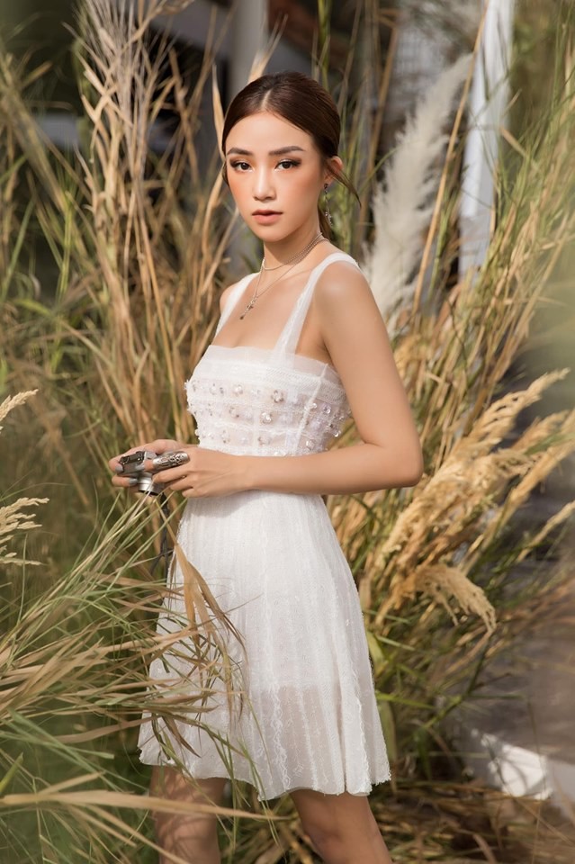 Hotgirl Salim khoe ảnh diện bikini sau 20 năm gây bất ngờ - ảnh 8