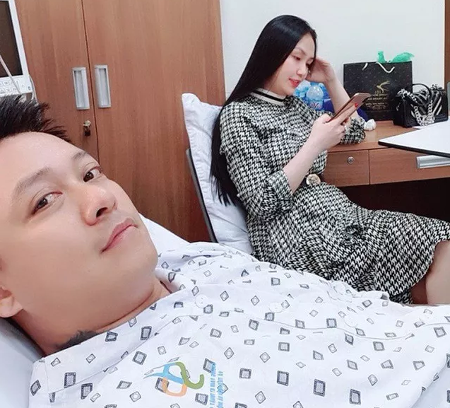 Tuấn Hưng tiết lộ lý do nhập viện và 'nhắn nhủ' vợ không được nói to với mình - ảnh 1