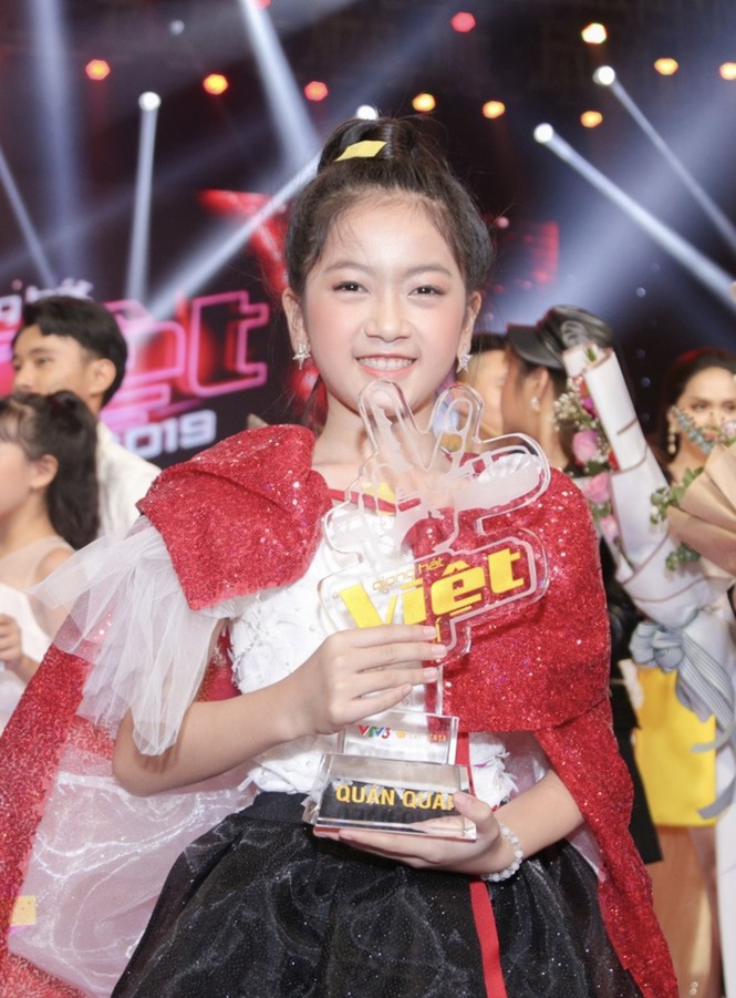 MC Nguyên Khang công bố nhầm tên Quán quân The Voice Kids gây bức xúc - ảnh 2