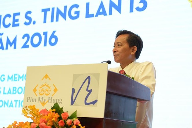 LAWRENCE S. TING đón nhận huân chương lao động - ảnh 1