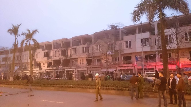 Nổ lớn nghi cưa bom ở Hà Nội, nhiều người chết - ảnh 13