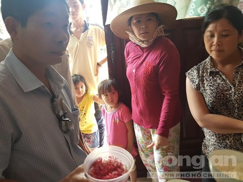 “Gạo lạ” ở Sài Gòn nấu cơm để qua đêm đổi màu đỏ quạch - ảnh 3