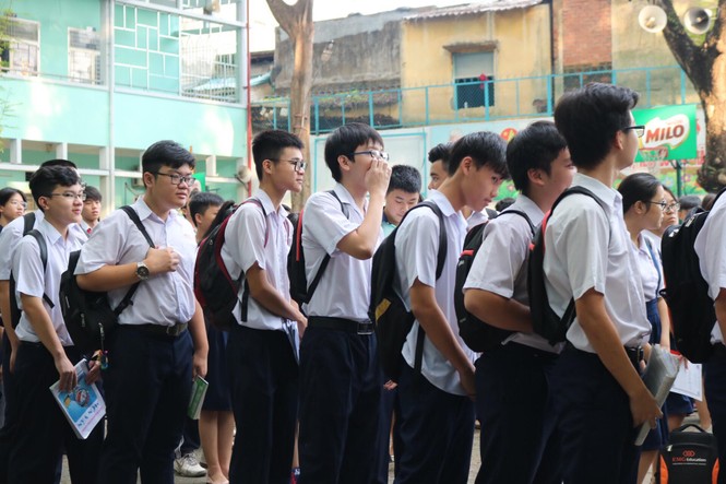 Hàng triệu học sinh cả nước bước vào cuộc đua lớp 10 nóng bỏng - ảnh 17