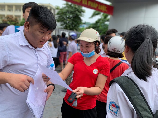 Hàng triệu học sinh cả nước bước vào cuộc đua lớp 10 nóng bỏng - ảnh 26
