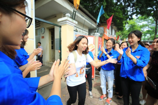 Ngày đầu thi THPT 2019: Siết chặt an ninh, cập nhật giải đề thi Ngữ Văn - ảnh 58