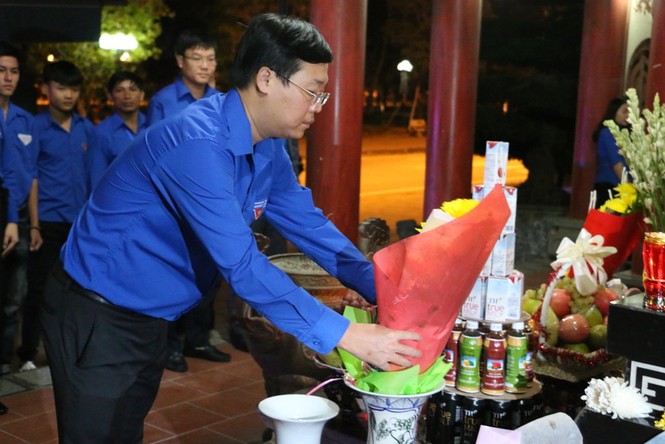 Trung ương đoàn dâng hoa, dâng hương tại Truông Bồn - ảnh 2