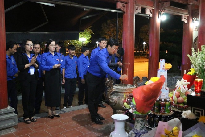 Trung ương đoàn dâng hoa, dâng hương tại Truông Bồn - ảnh 3