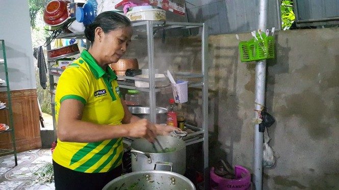 Gia đình Văn Đức, Công Phượng mở tiệc xem chung kết lượt đi - ảnh 10