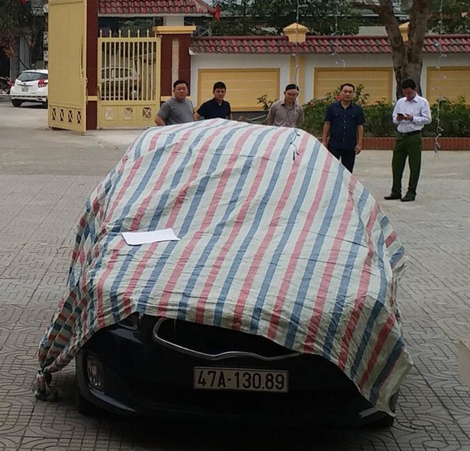 Khởi tố tài xế đâm gãy cọc trạm thu phí Bến Thủy 2 - ảnh 1