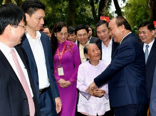 Thủ tướng Chính phủ dâng hoa, dâng hương tại Khu di tích Kim Liên - ảnh 3