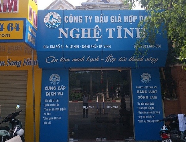 Công an tạm giữ Giám đốc công ty đấu giá vì nhận tiền “bồi dưỡng” của người dân - ảnh 1