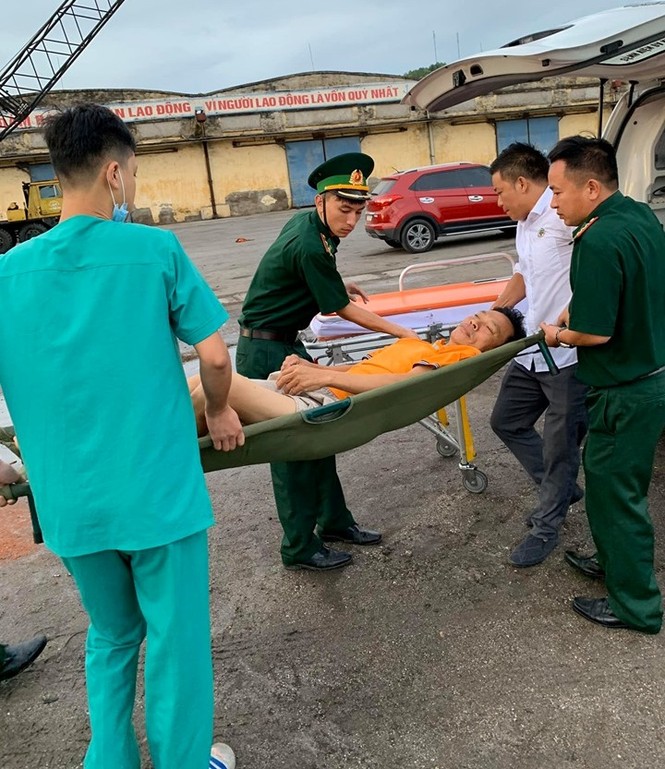 Cấp cứu thuyền viên bị nhồi máu cơ tim khi đang đánh bắt cá trên biển - ảnh 1