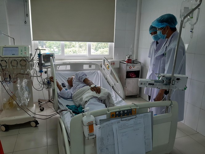 Đang điều trị chạy thận, hàng trăm bệnh nhân buộc phải chuyển viện - ảnh 1