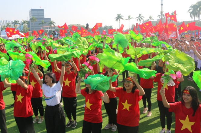 Thầy cô nói gì về quán quân Đường lên đỉnh Olympia 2019 Trần Thế Trung - ảnh 1