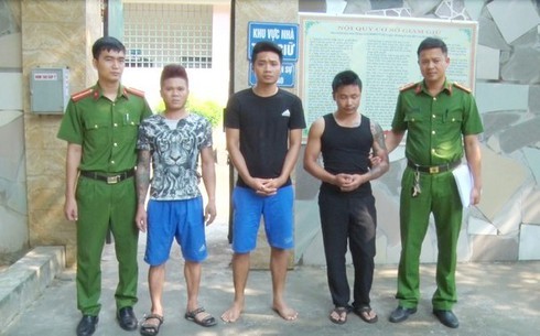 Nhóm đối tượng đánh ghen thuê khiến một người phụ nữ bị bỏng nặng - ảnh 1