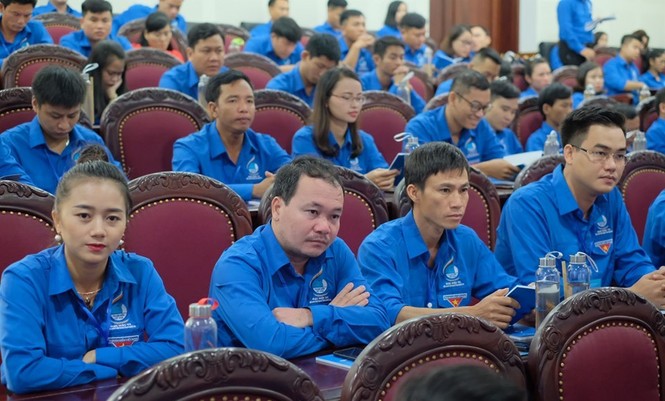 Khai mạc đại hội đại biểu Hội LHTN Việt Nam tỉnh Nghệ An lần thứ VI - ảnh 1