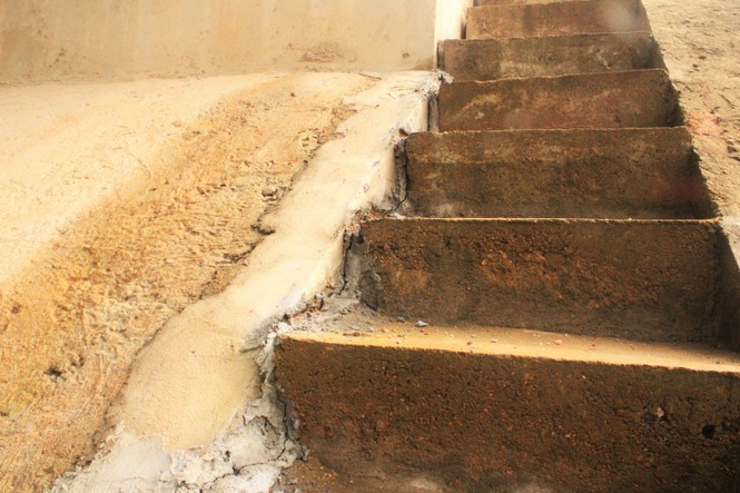 Cầu tiền tỷ vừa sử dụng 1 tháng đã hỏng sau lũ - ảnh 6