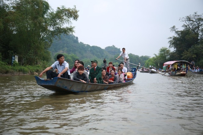 Biển người trẩy hội chùa Hương - ảnh 5