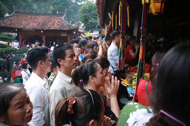 Biển người trẩy hội chùa Hương - ảnh 4