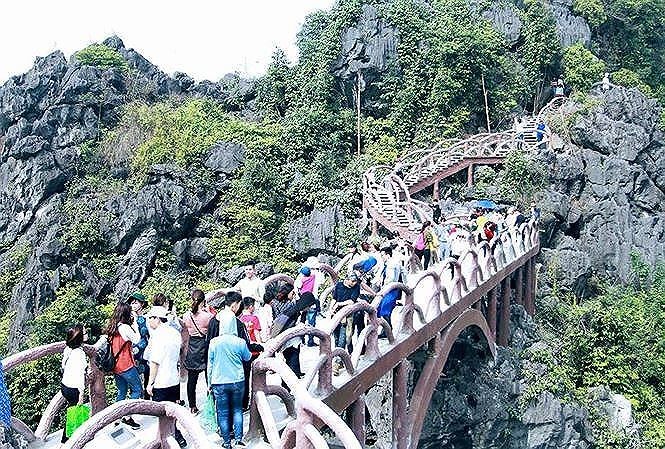 Loạt di tích, di sản bị xâm hại nghiêm trọng - ảnh 2