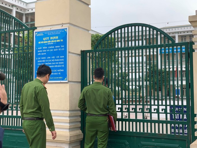 Gà bốc mùi 'tuồn' vào trường học: Phụ huynh hãi đón con về không cho ăn bán trú - ảnh 1