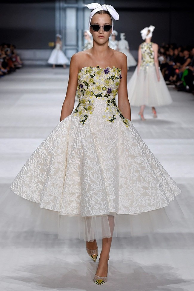 Những nàng thơ yêu kiều của Giambattista Valli - ảnh 12