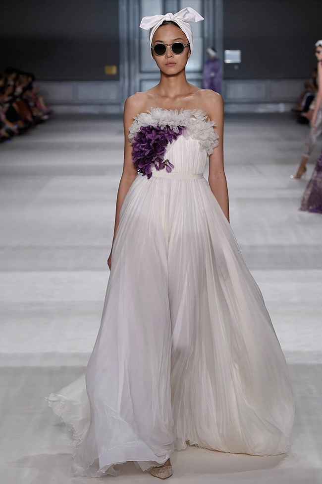 Những nàng thơ yêu kiều của Giambattista Valli - ảnh 16