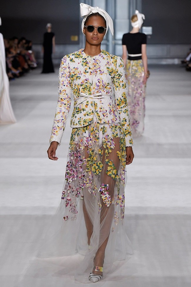 Những nàng thơ yêu kiều của Giambattista Valli - ảnh 21