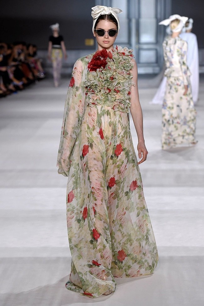 Những nàng thơ yêu kiều của Giambattista Valli - ảnh 23