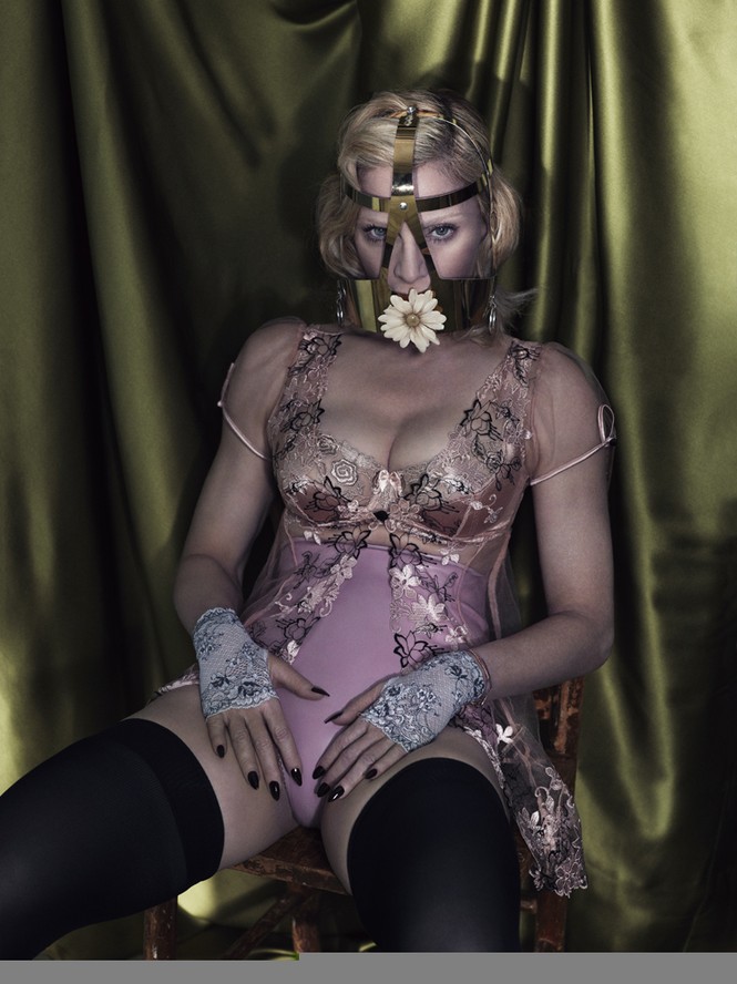 Madonna: ‘Ngũ tuần’ vẫn tự tin khoe vòng 1 nóng bỏng - ảnh 7