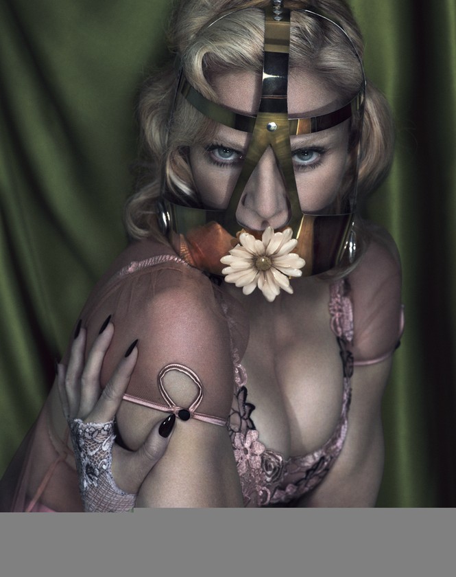 Madonna: ‘Ngũ tuần’ vẫn tự tin khoe vòng 1 nóng bỏng - ảnh 10