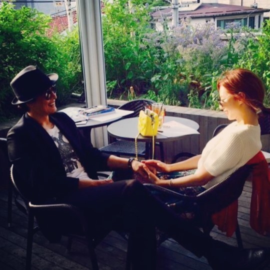 Tài tử Bae Yong Joon chính thức ‘rước nàng về dinh’ - ảnh 10