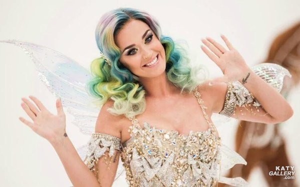 Đón Giáng sinh sớm cùng Katy Perry - ảnh 4
