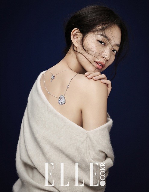 Shin Min Ah vai trần đầy cuốn hút - ảnh 17