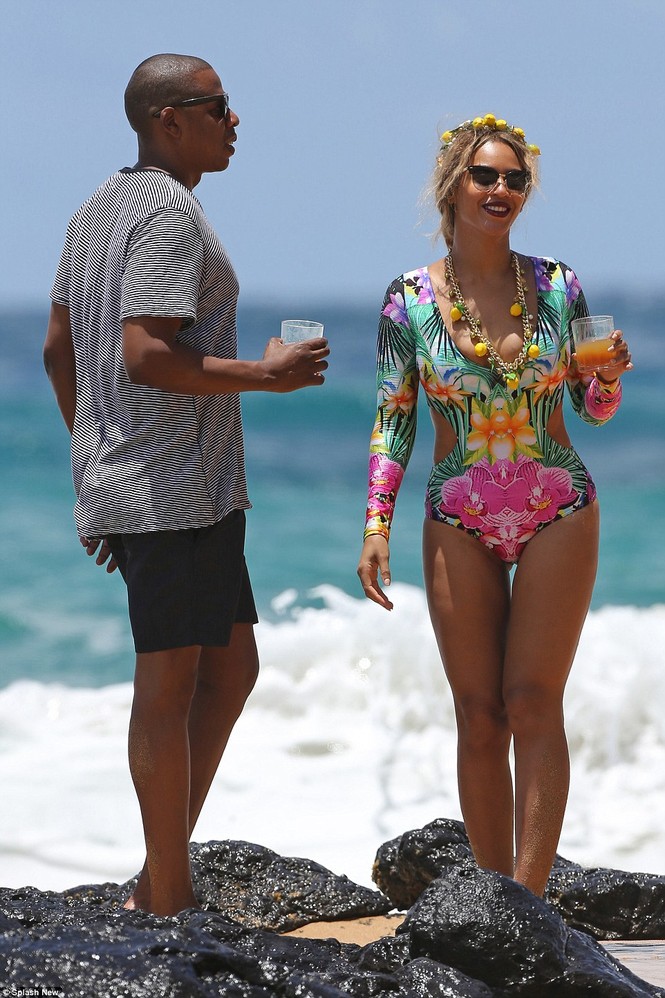 Vợ chồng Beyonce ngọt ngào tình tứ ở Hawaii - ảnh 3