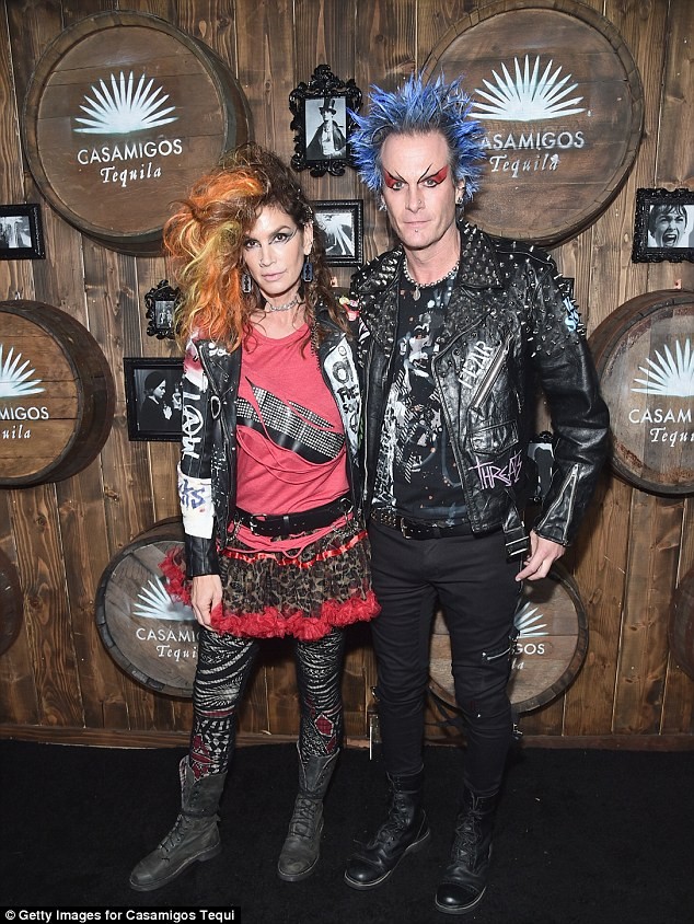 siêu mẫu,người mẫu,người đẹp,trang phục,váy,lễ hội,Halloween, Alessandra Ambrosio,chân dài, Cindy Crawford, thiên thần nội y, mỹ nhân xứ Samba, Rande Gerber, Playboy, Halloween, Joanna Krupa, Emmanuelle Chriqui, Jenna Dewan Tatum - ảnh 4