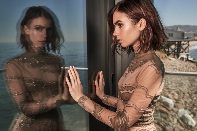 phim,nữ diễn viên,nghệ thuật,hình ảnh,showbiz,tài năng,nổi tiếng,ấn tượng, Phil Collins, Lily Collins, Mirror Mirror, nàng Bạch Tuyết, Christian Siriano, Vera Wang, Blumarine, Vince, Mark Squires, Gương kia ngự ở trên tường - ảnh 4