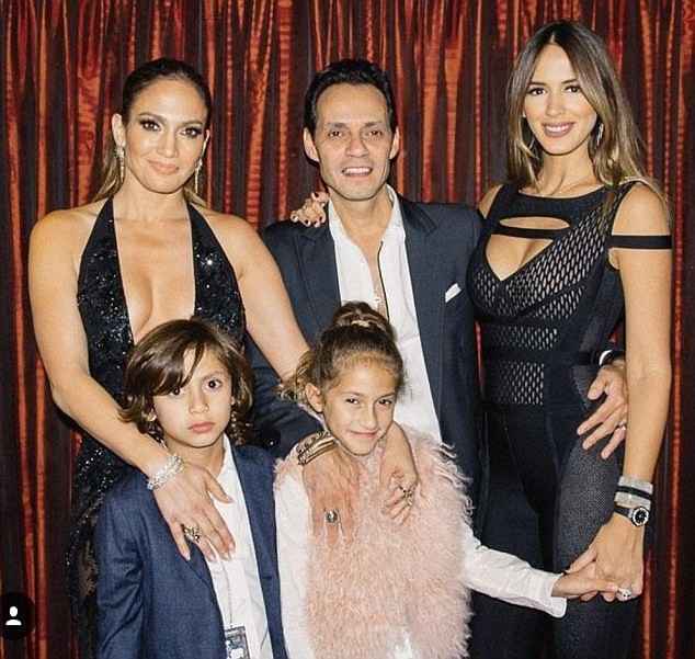 ca sĩ,sân khấu,lễ trao giải,Grammy,Jennifer Lopez,vợ cũ,Marc Anthony,ôm hôn, người mẫu, Shannon de Lima, Casper Smart, phi công trẻ, nụ hôn, Grammy Latin, nữ danh ca - ảnh 7