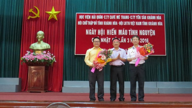 Hơn 700 học viên, đoàn viên tham gia 'Chủ nhật đỏ' tại Nha Trang - ảnh 2